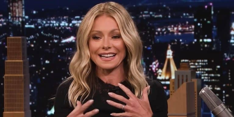 Kelly Ripa - Jimmy Fallon - Tonight Show