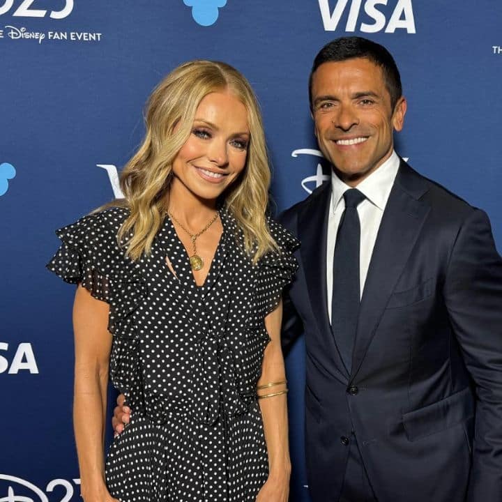 Kelly Ripa and Mark Consuelos at the Disney Legend Awards