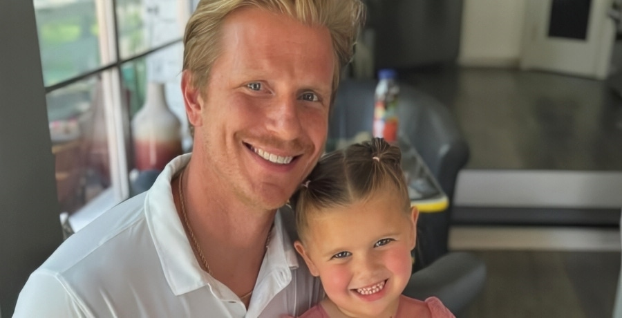 Sean Lowe, Mia - Instagram