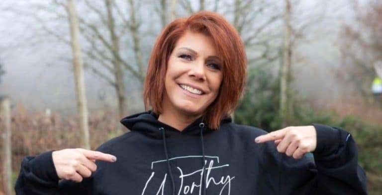 'Sister Wives' star Meri Brown sporting new sweatshirt on Instagram