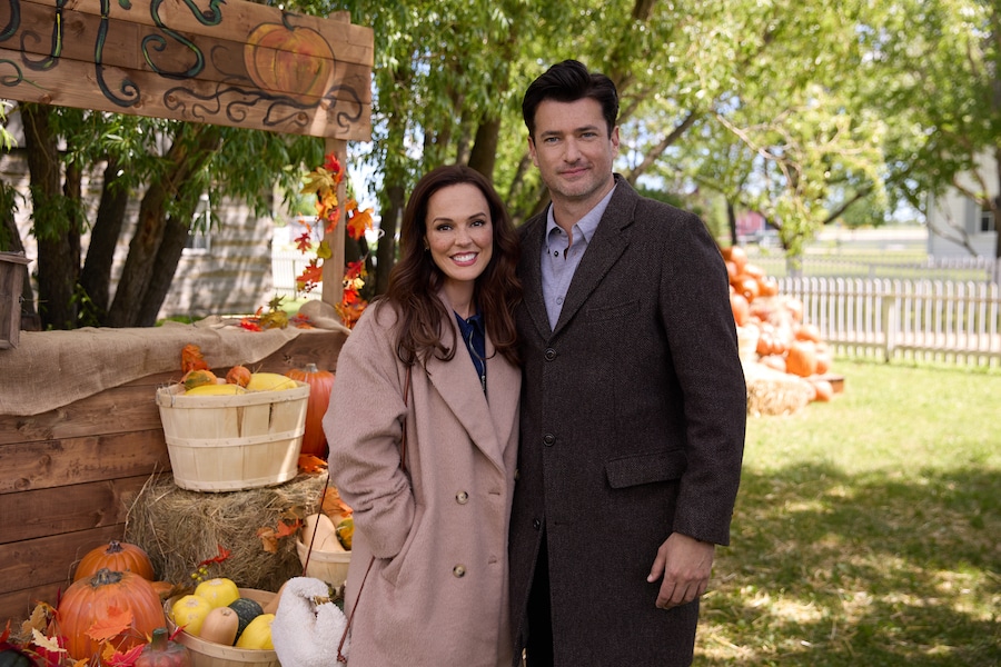 Photo: Erin Cahill, Wes Brown Credit: ©2024 Hallmark Media/Photographer: Holly Dunphy