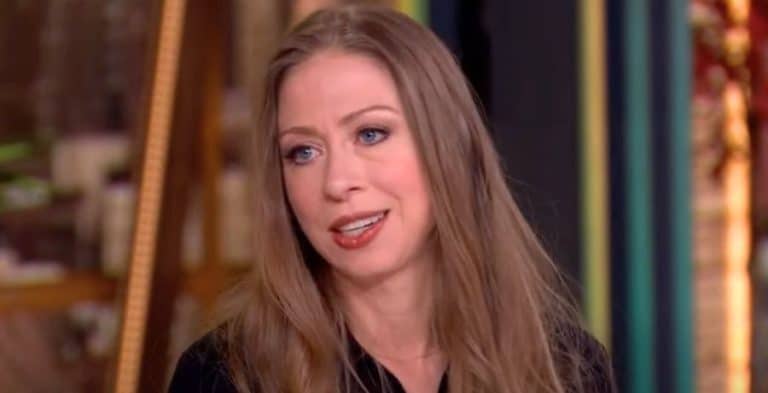 Chelsea Clinton on The View (1)