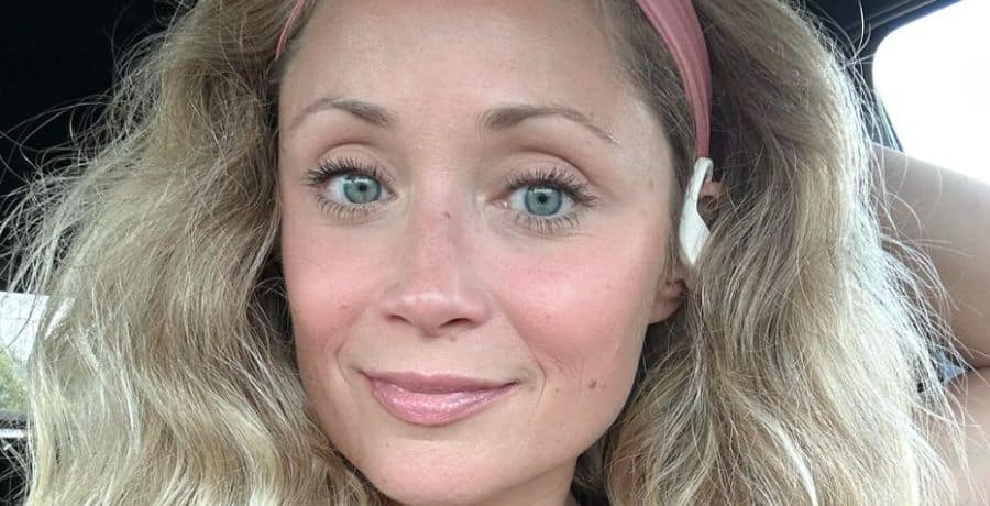 General Hospital star Emme Rylan posing for selfie