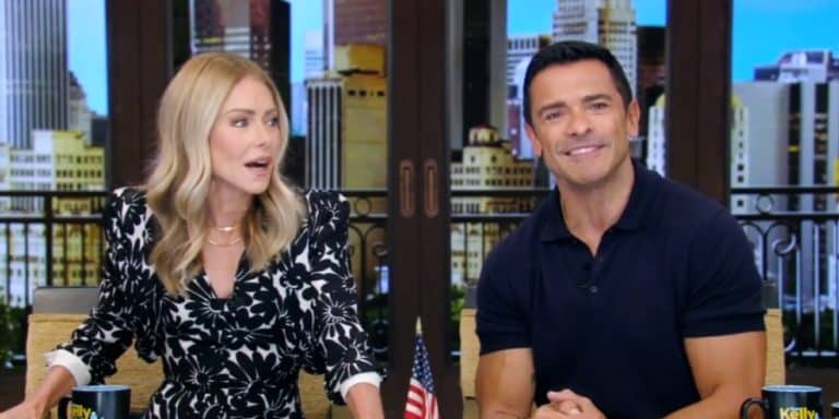 Kelly Ripa and Mark Consuelos - Live