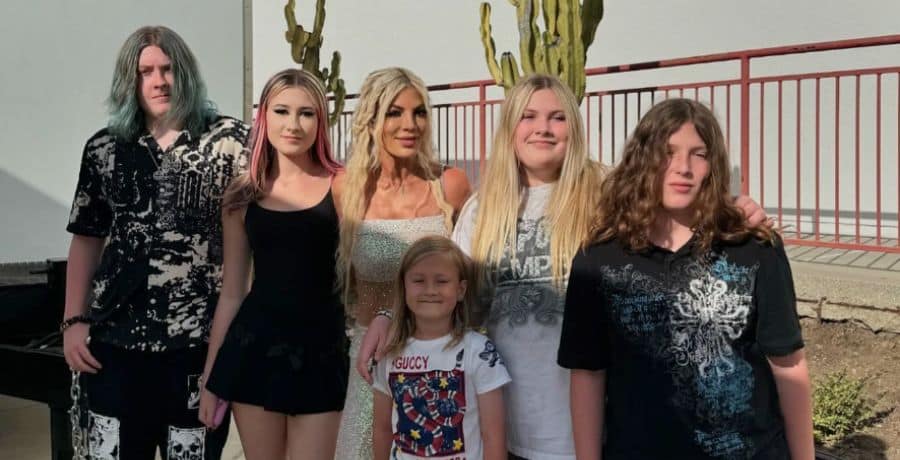 Tori Spelling and her five children