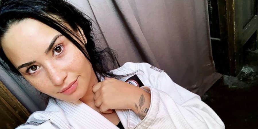 demi lovato selfie