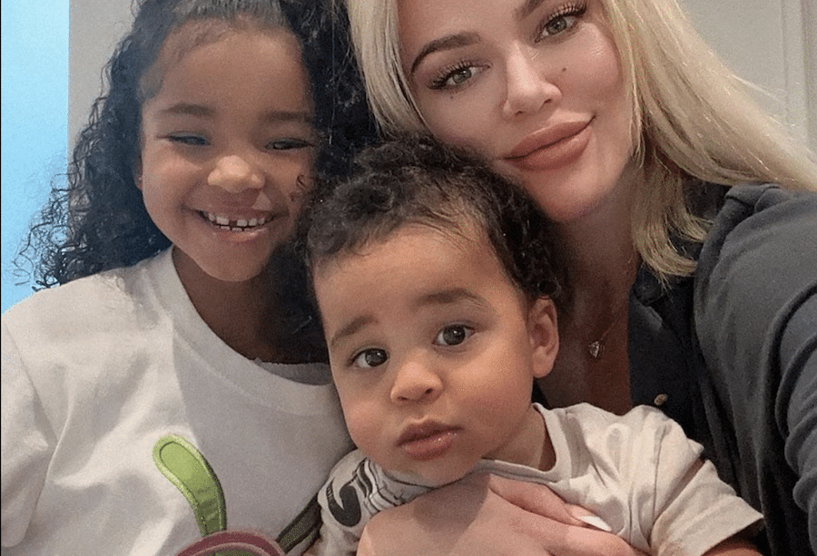 khloe k selfie with kids