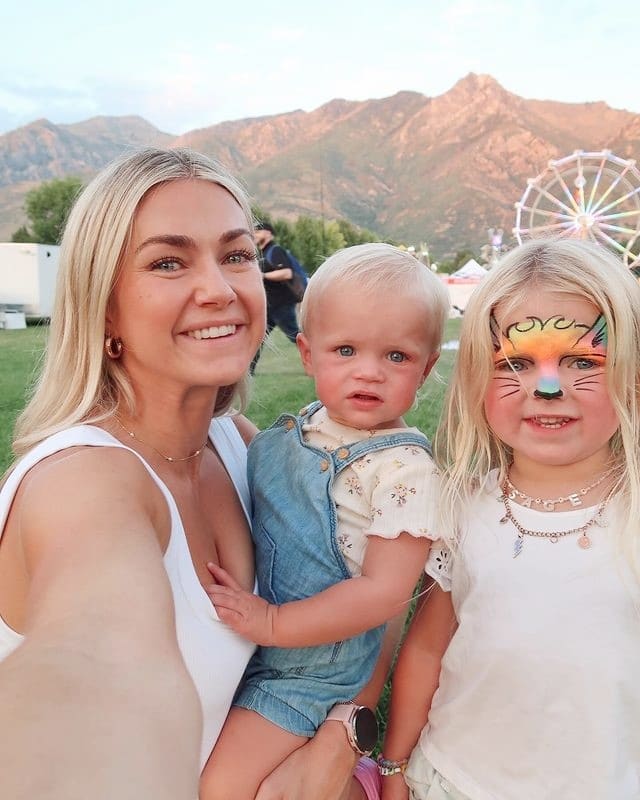 Lindsay Arnold and her daughters Sage and June Cusick from Instagram