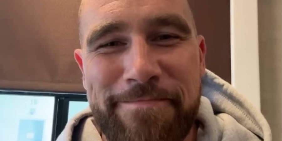 travis kelce selfie