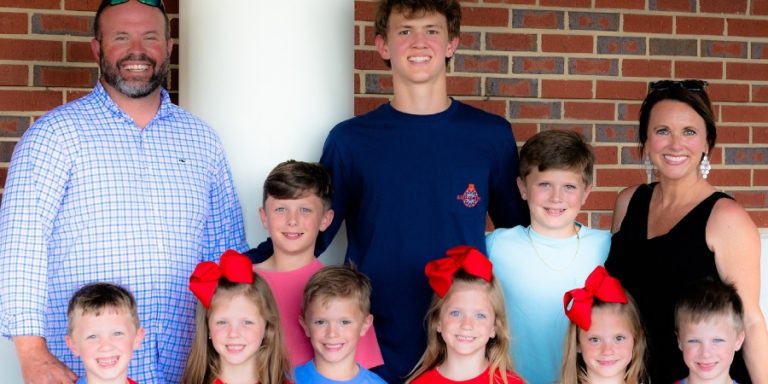 Eric & Courtney Waldrop's family - Sweet Home Sextuplets - Instagram