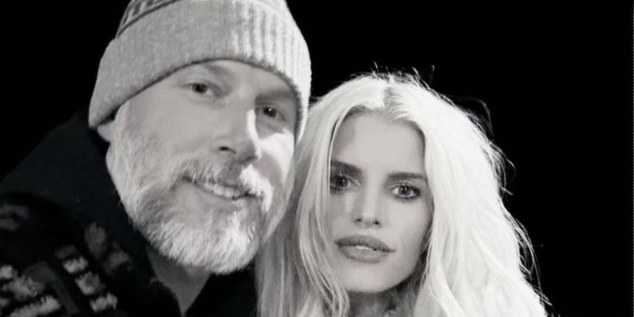 Eric Johnson & Jessica Simpson selfie