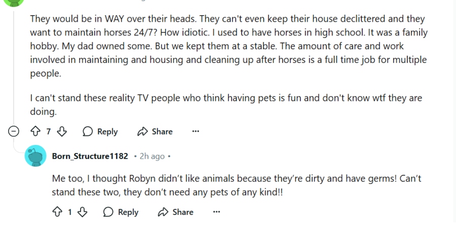 Fans don't think an equestrian business is a good fit for Robyn and Kody Brown. - Reddit