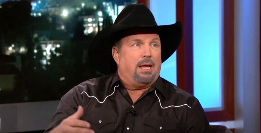 Garth Brooks Leaked Text Messages Surface Amid Scandal (Pic)