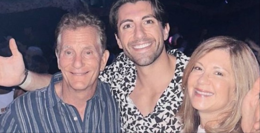 Jason Tartick with parents Instagram