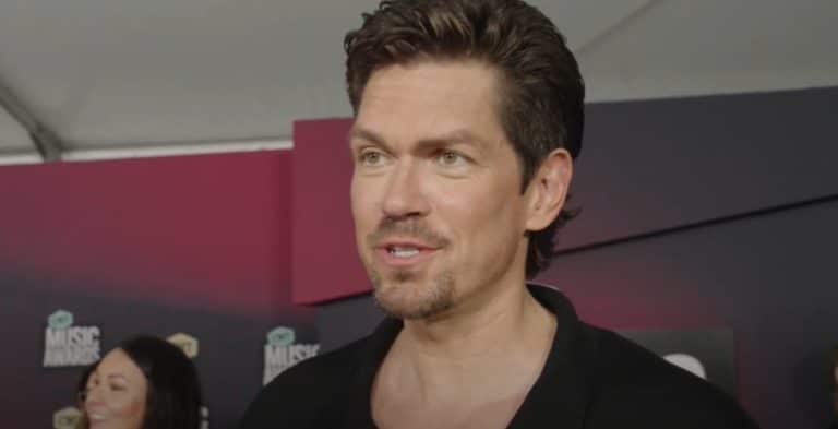 Steve Howey - YouTube