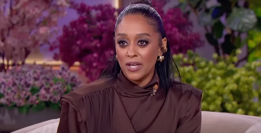 Tia Mowry | YouTube