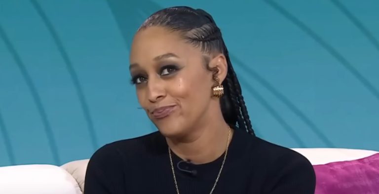 Tia Mowry - YouTube