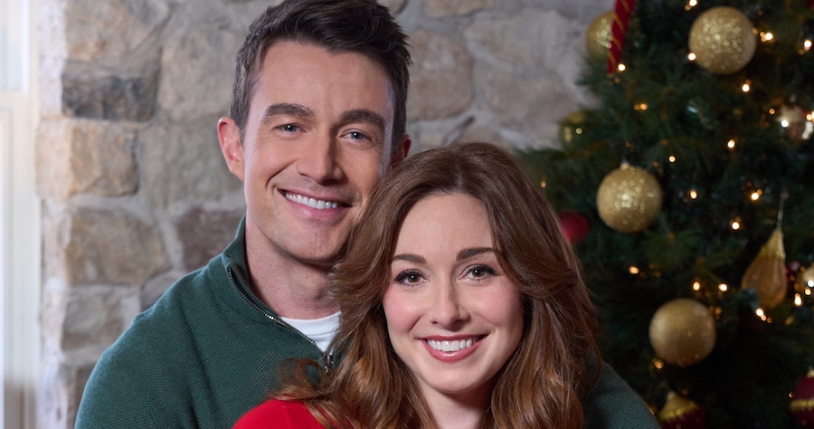 Photo: Robert Buckley, Amy Groening Credit: ©2024 Hallmark Media/Photographer: Peter Stranks