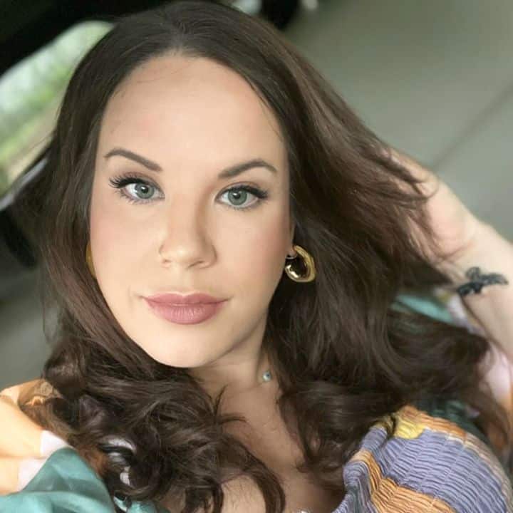 Whitney Way Thore selfie