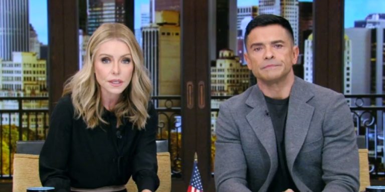 Kelly Ripa and Mark Consuelos - Live