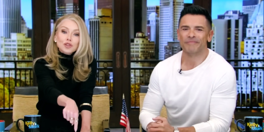 Kelly Ripa and Mark Consuelos - Live