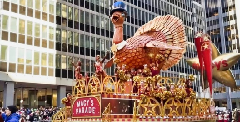 Macy's Thanksgiving Day Parade - YouTube