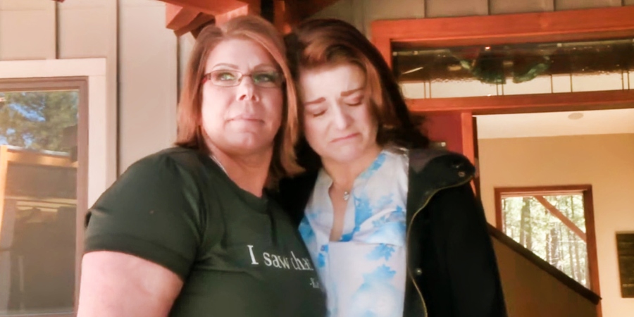 She consoles Robyn Brown as they say goodbye. - Sister Wives