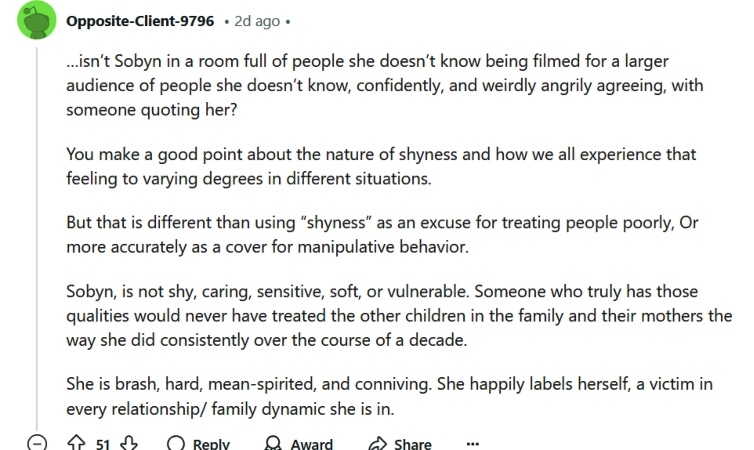 Some fans think she is using the mask of shyness to mistreat others. - Reddit