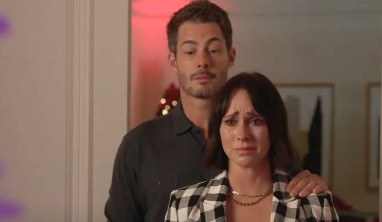 Jennifer Love Hewitt & Husband In Lifetime's 'The Holiday Junkie'