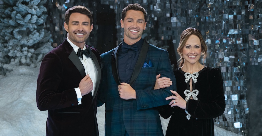 Photo: Jonathan Bennett, Ezra Moreland, Nikki DeLoach Credit: ©2024 Hallmark Media/Photographer: Kim Nunneley