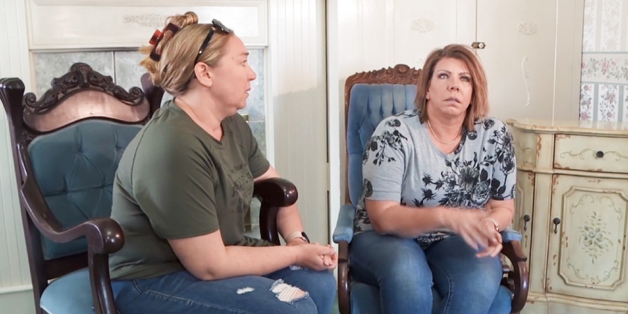 Jenn Sullivan helps Meri reason through the confusion. - Sister Wives