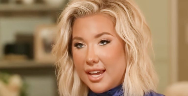 Savannah Chrisley - YouTube