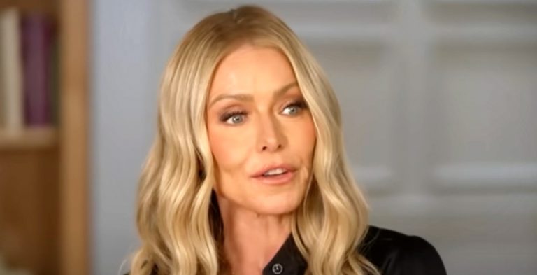 Kelly Ripa - YouTube