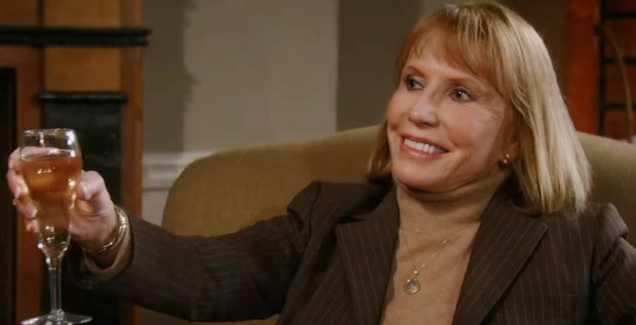 'GH' Leslie Charleson/Credit: YouTube
