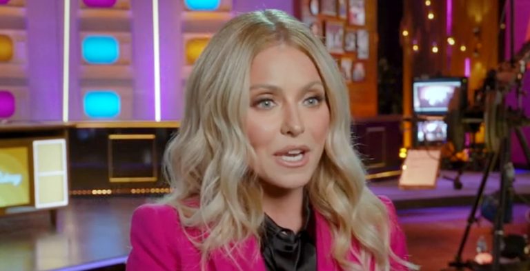 'LIVE' Kelly Ripa/Credit: YouTube