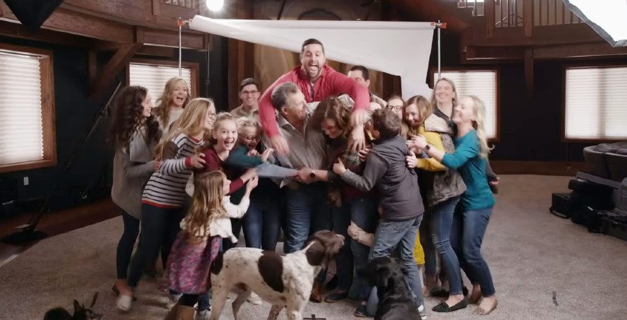 Putnam family/Credit: YouTube