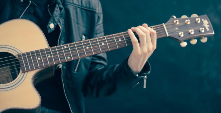 Guitar - Pexels