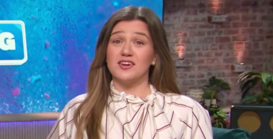 How Kelly Clarkson Stepped Up For Estranged Ex On Deathbed