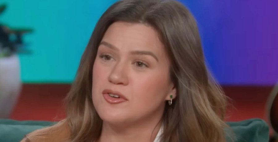 Kelly Clarkson/Credit: YouTube