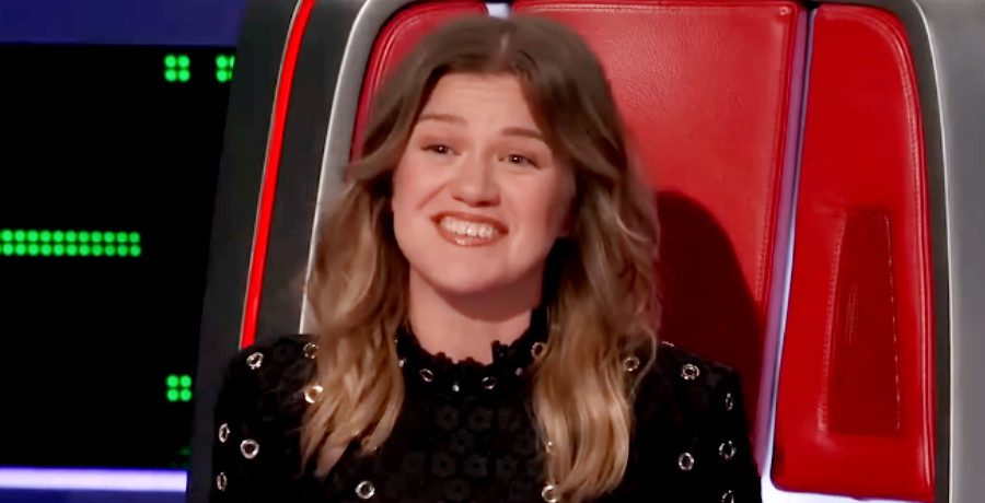 'The Voice' Kelly Clarkson/Credit: YouTube